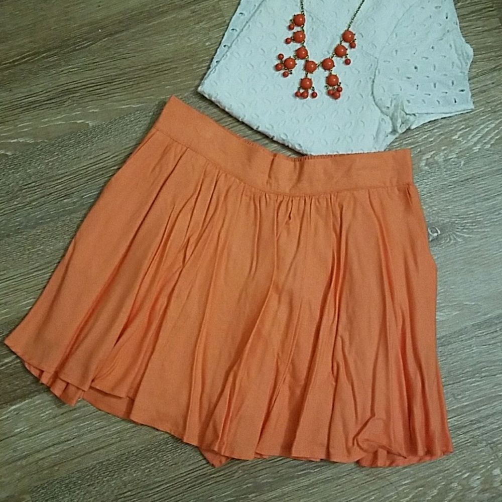 NWOT coral skort